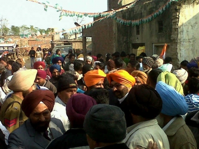 Jassi with Congress Supporters-Sidhwan Bet
